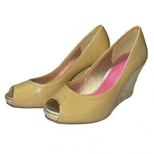 Lilly Pulitzer Wedge Pumps Womens 8M Tan Perforated Leather Peep Toe Raffia Heel